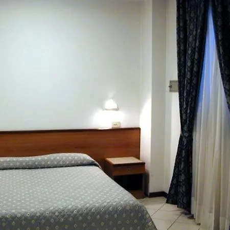 فندق أستوريا 3*