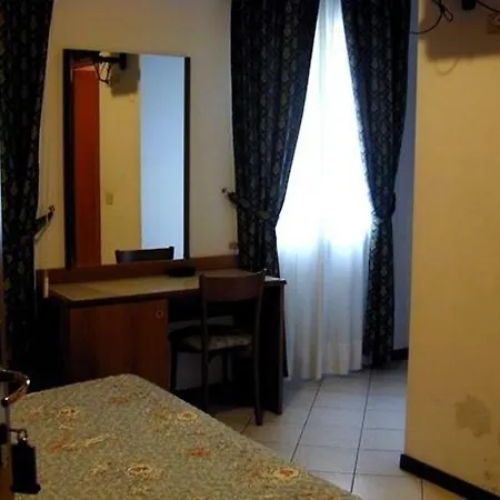 Astoria Otel 3*