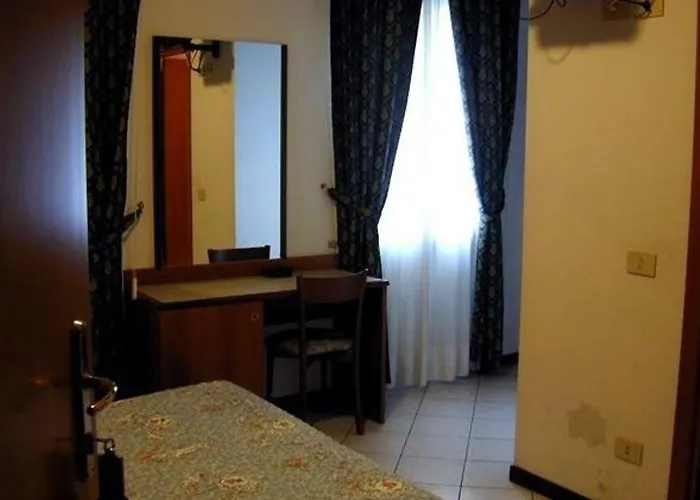 Astoria Отель 3*